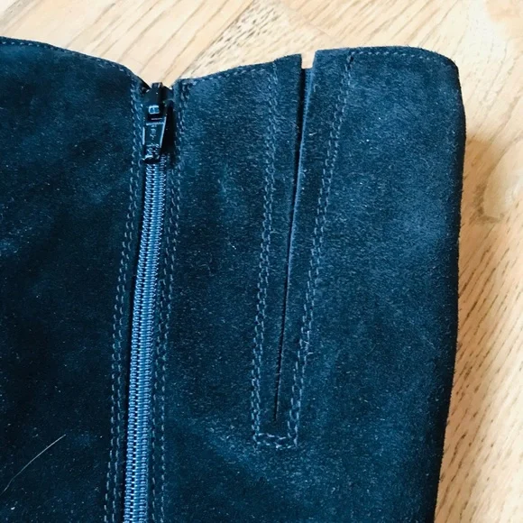 Black suede zip up boots in EUC - Picture 4 of 11